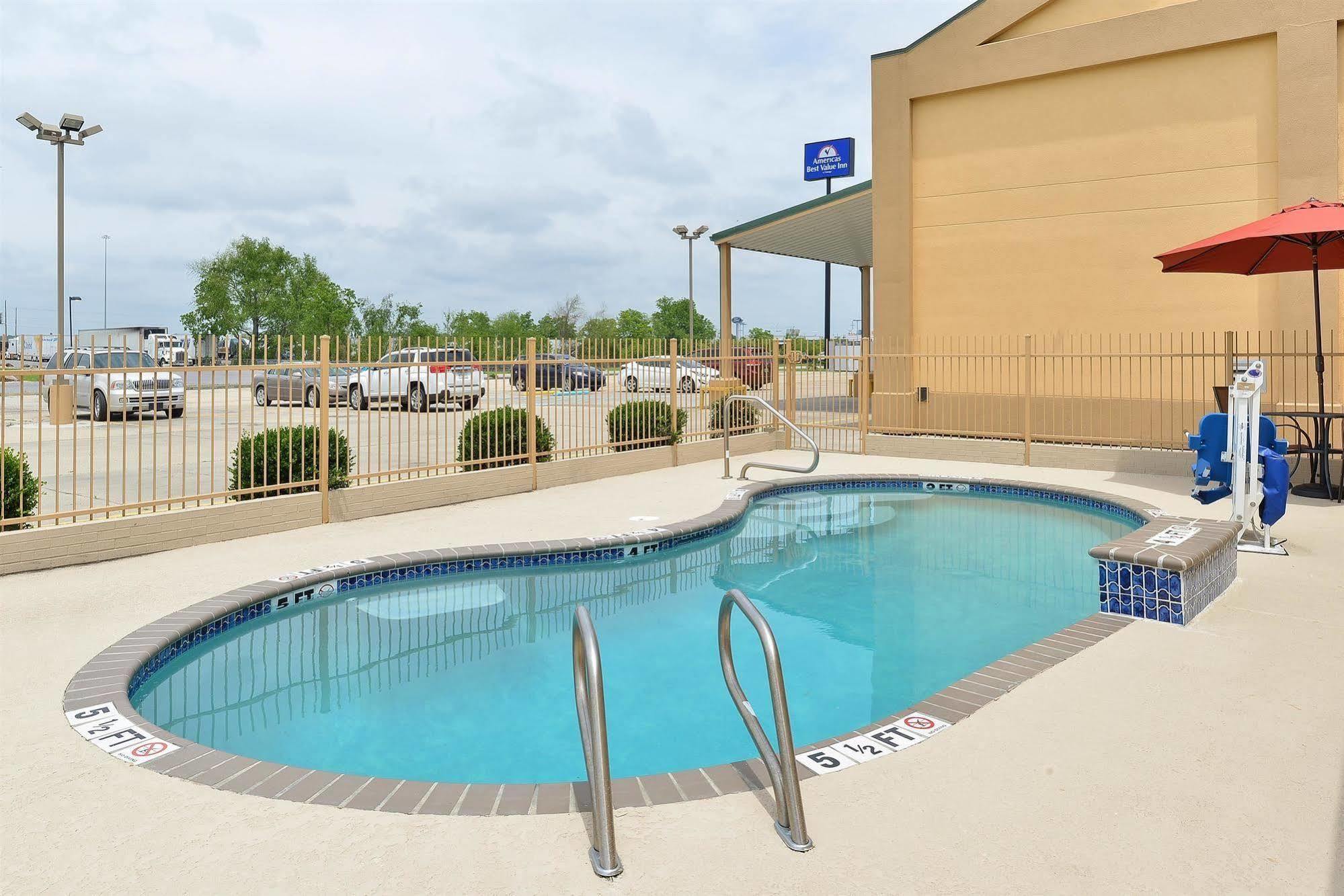 Executive Inn & Suites Breaux Bridge, La Luaran gambar