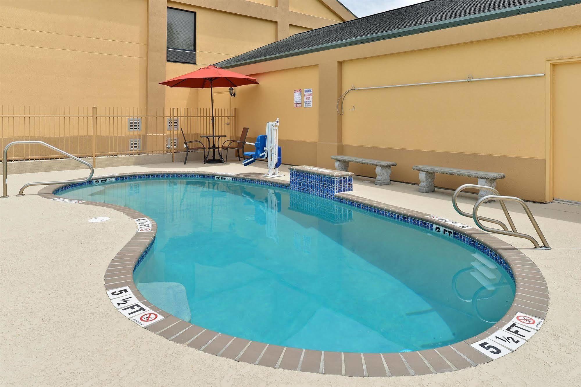 Executive Inn & Suites Breaux Bridge, La Luaran gambar